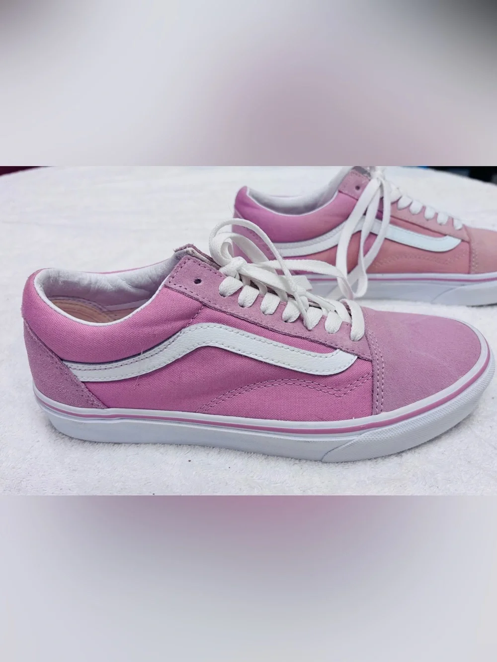 Brand New Sneakers by Vans - women’s size 8 / men’s 6.5 / UK 5.5  - box 16